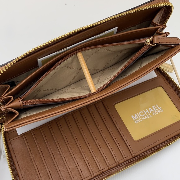 MICHAEL KORS MERCER MEDIUM TOP ZIP BELTED SATCHEL & LARGE CONTINENTAL WALLET - Picture 15 of 16